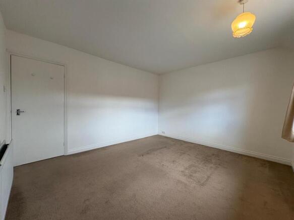 3 bed Semi-Detached for sale Image 6