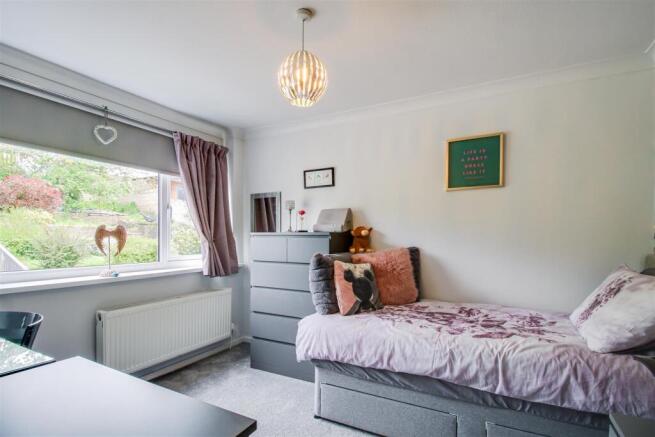 4 bed Detached for sale Image 11