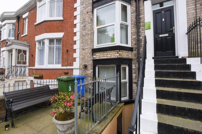 3 bed Town House for sale Image 11