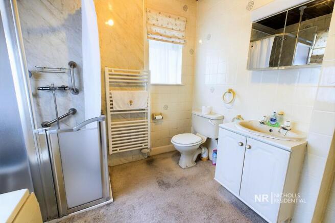 Bathroom Extra Photo