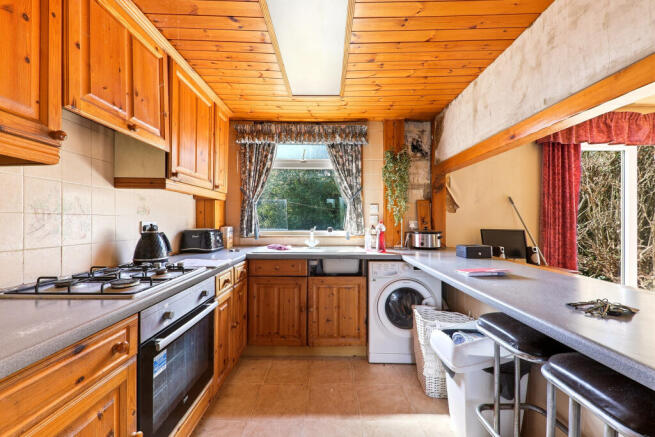 3 bed Semi-Detached for sale Image 10