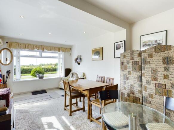 Sitting/Dining Room