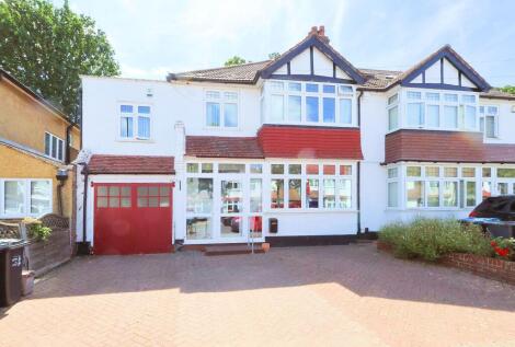 Ash Road, Shirley
