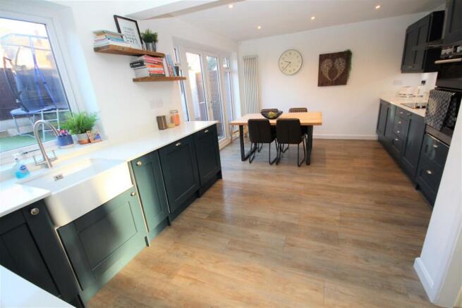 kitchen 3.jpg
