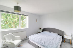 412b, Bowes Road, London N11 1BJ