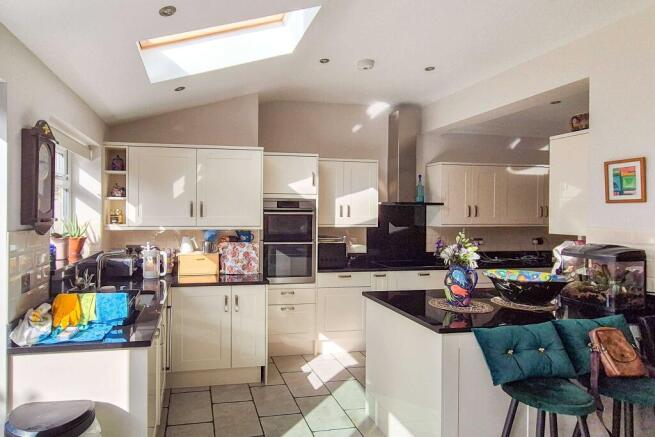 2 Summerhill Grove, Enfield, EN1 2HY