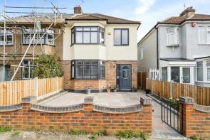25b, Percival Road, Hornchurch RM11 2AH