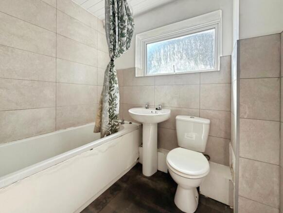 2 bed Apartment for sale Image 11