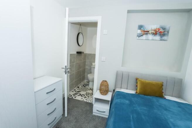 5 bed Private Halls to rent Image 12