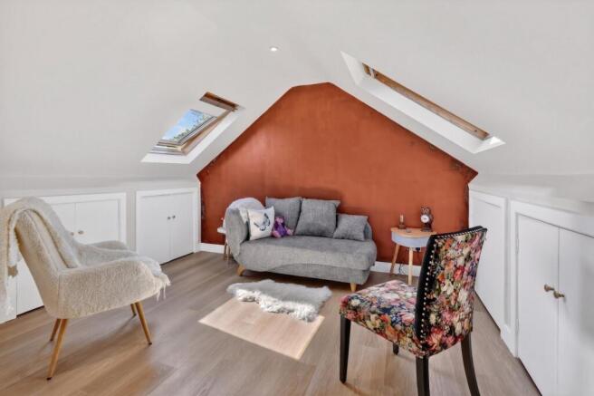 4 bed Semi-Detached for sale Image 10