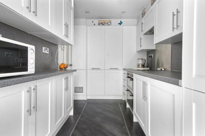 kitchen 1.jpg