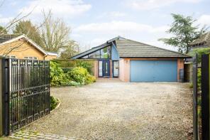 Courtlands, Vicarage Lane, Canterbury CT2 9ET