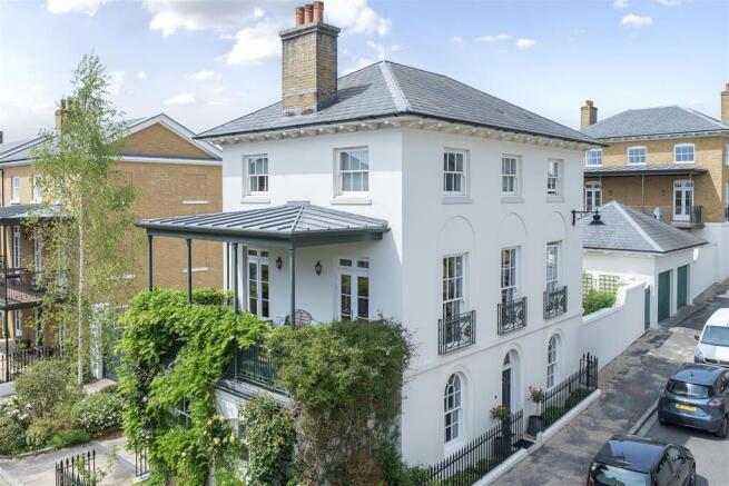 13 Wadebridge Street