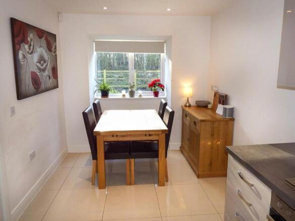 kitchen 2.jpg