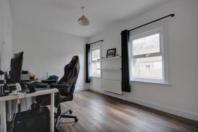 4 bed Semi-Detached for sale Image 10