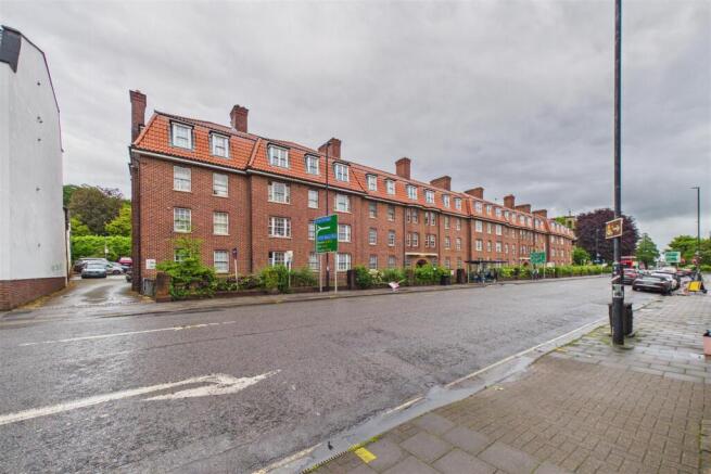 7 Hillsborough Flats, Hotwell Road, Bristol BS8 4S