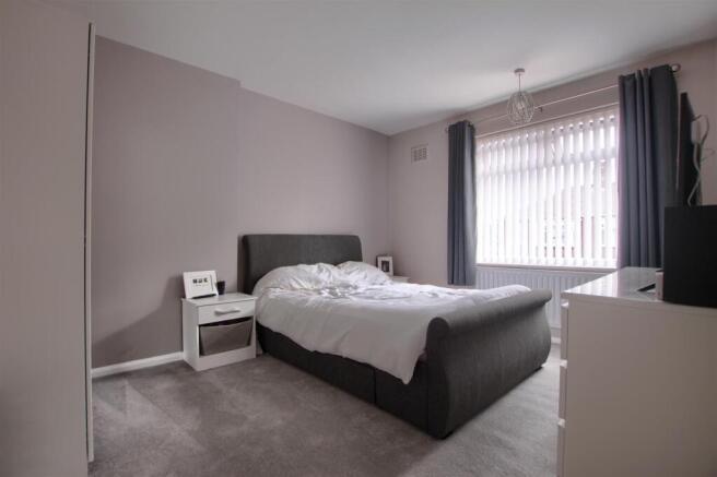 3 bed Semi-Detached for sale Image 6