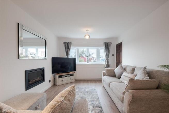 16 Hawthorn Drive (13 of 21).jpg