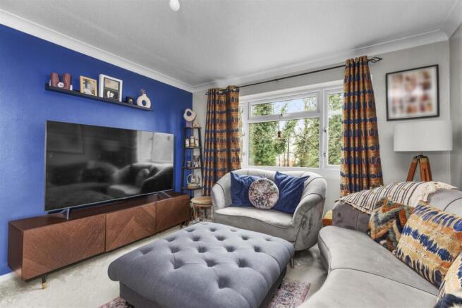 17 Kaybridge Close, HP13 7HF-4.jpg