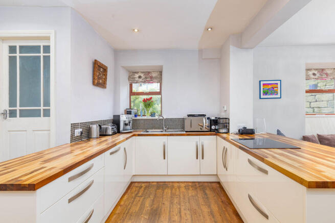 5 bed Barn Conversion for sale Image 6