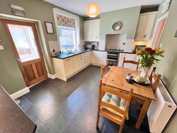 3 bed Terraced for sale Image 7