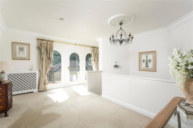5 bed Detached for sale Image 12