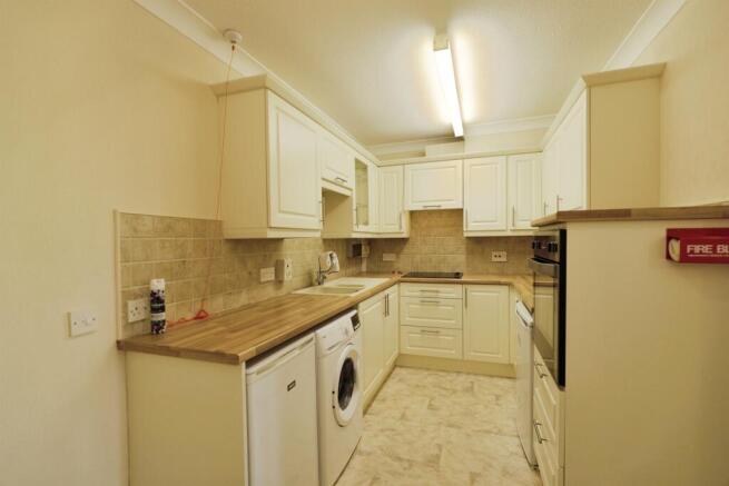 2 bed Retirement Property for sale Image 5