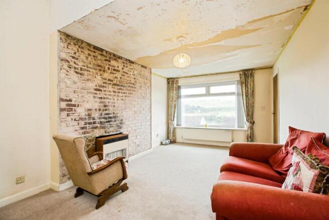 3 bed Semi-Detached for sale Image 7