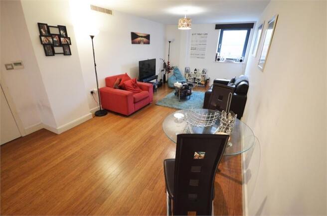 1 bed Apartment to rent Image 12