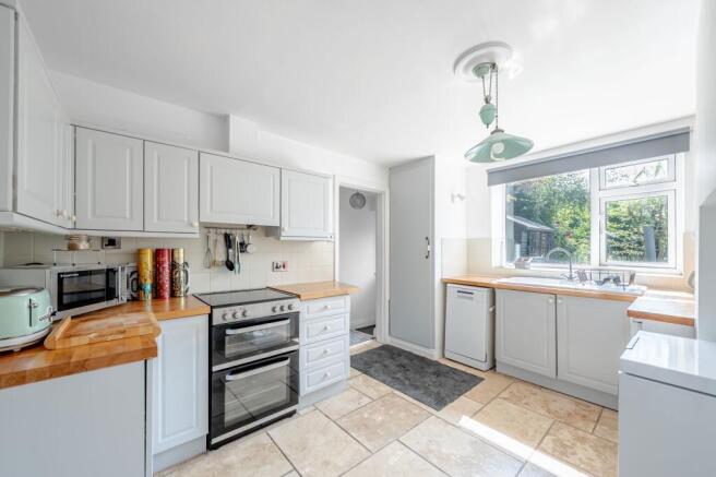 2 bed Flat for sale Image 5