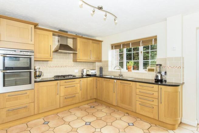 Kitchen/ Breakfast R
