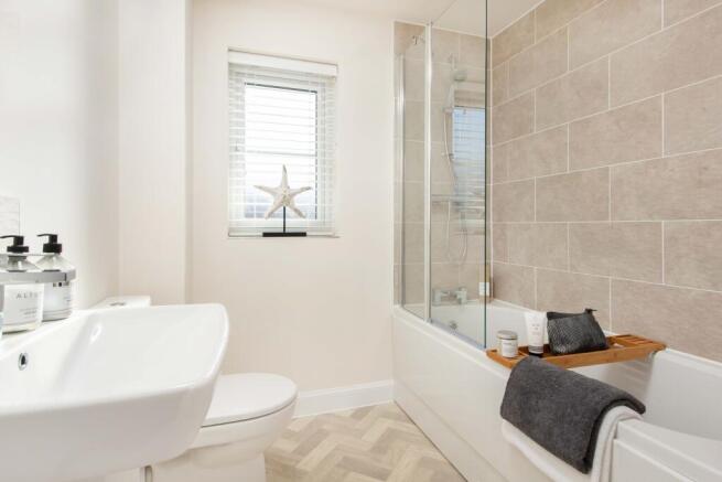4 bed Detached for sale Image 8