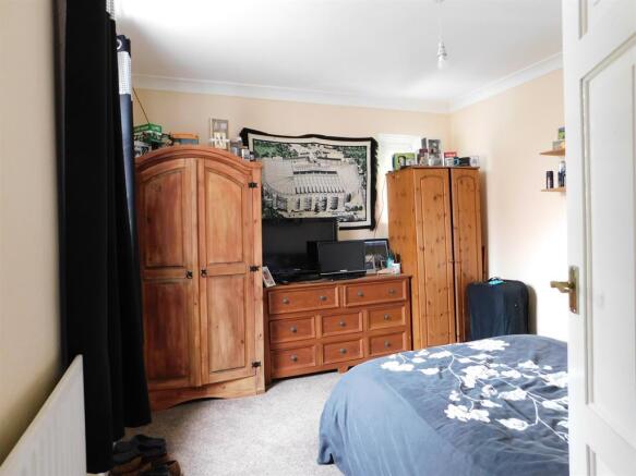 Bedroom 1b