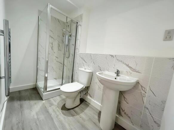 2 bed Apartment to rent Image 6
