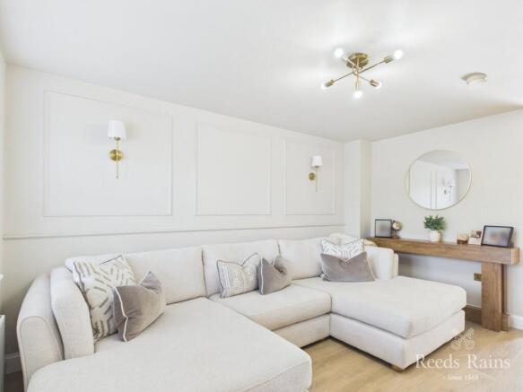 3 bed Semi-Detached for sale Image 3