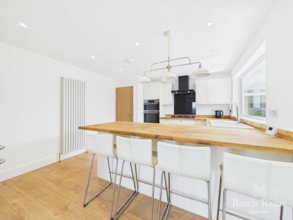 3 bed Bungalow for sale Image 4