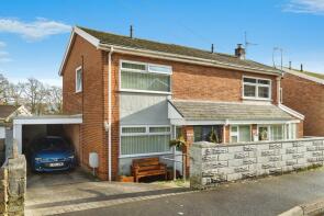 33, Hillrise Park, Clydach, Swansea SA6 5DX