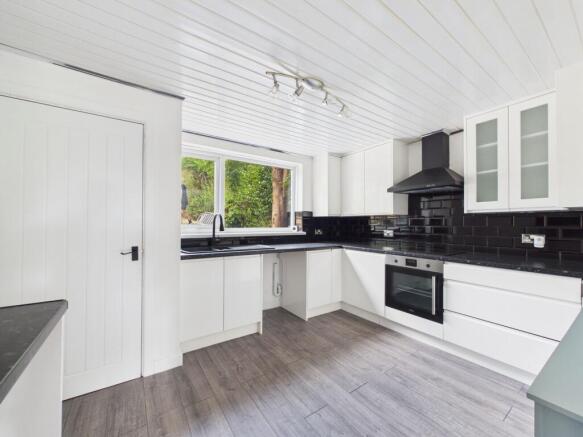 Kitchen (Virtually Furnished)