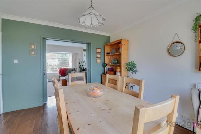 4 bed Detached for sale Image 6