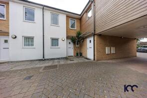 15, Saxton Close, Grays RM17 6FB