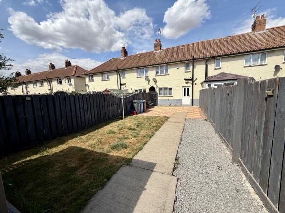 3 bed Terraced to rent Image 10