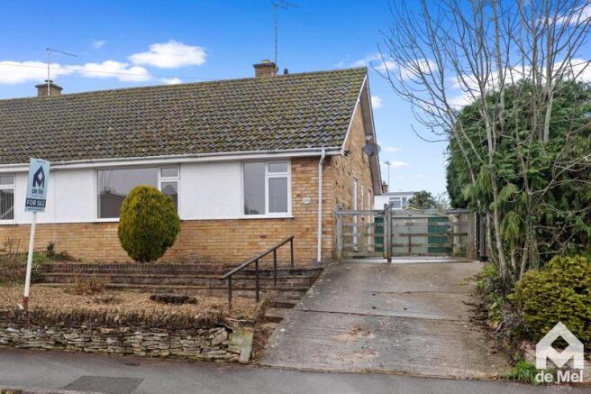 2-bed house on Kenelm Rise, Winchcombe, £300,000