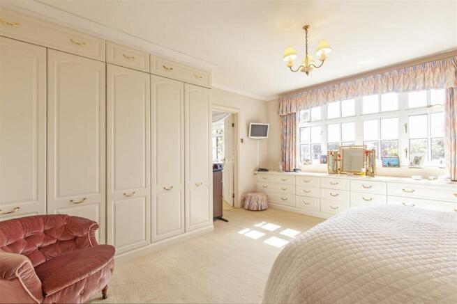 Bedroom 1-1.jpg