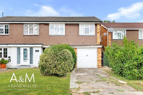 Benrek Close, Hainault