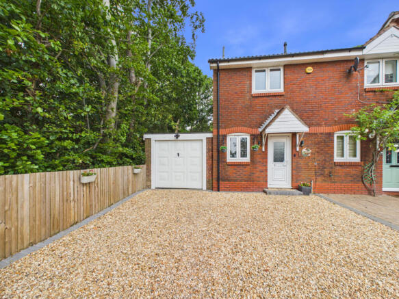 2 Bedroom End Terrace for Sale
