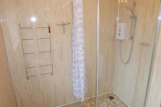 2nd view shower room
