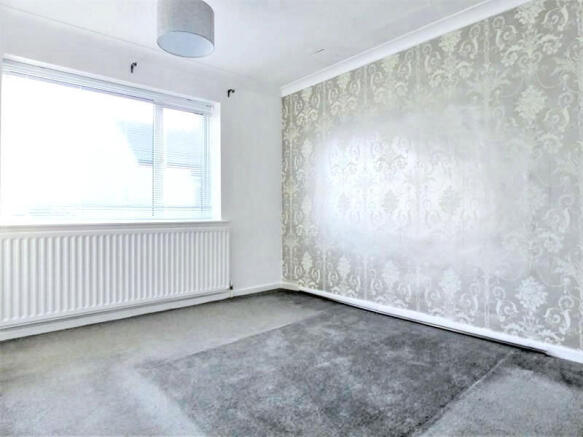 3 bed Terraced to rent Image 8
