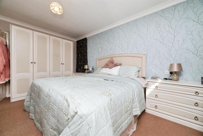 2 bed Detached Bungalow for sale Image 9