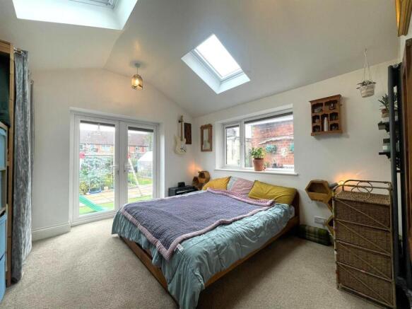 Bedroom 4 / Dining Room
