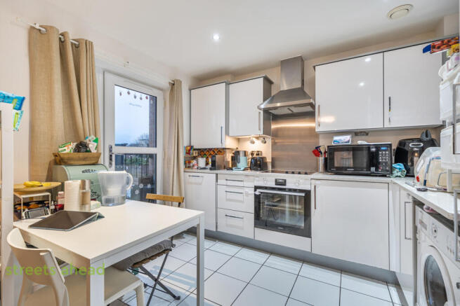 90dfab94-c50b-454...